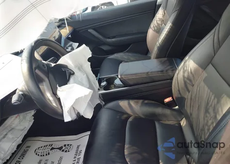 2018 Tesla Model 3 Long Range/Mid Range z USA, uszkodzony, nr VIN 5YJ3E1EA7JF058454